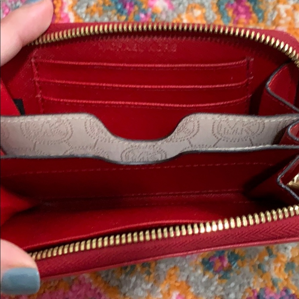 Michael Kors wristlet - Picture 4 of 6